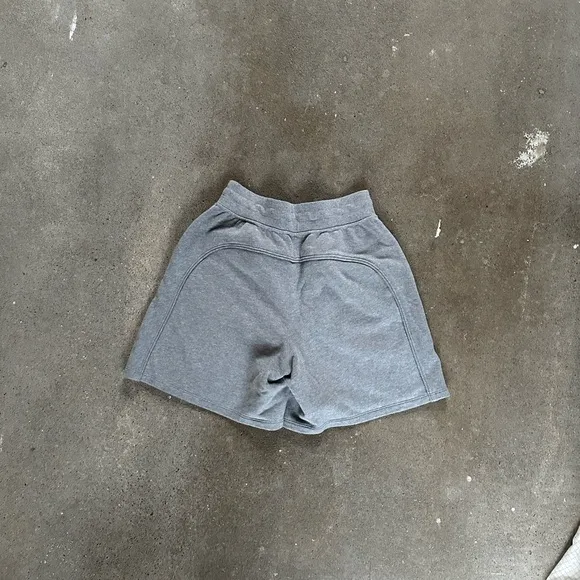 EUC lululemon all yours high rise short 7” heathered core medium grey size 6